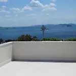 Flamingo Apart 3*