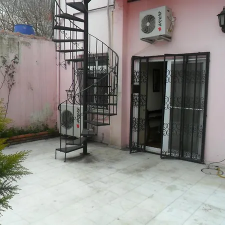 Flamingo Apart Aparthotel 3*