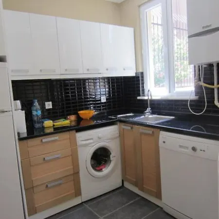 Flamingo Apart Aparthotel 3*