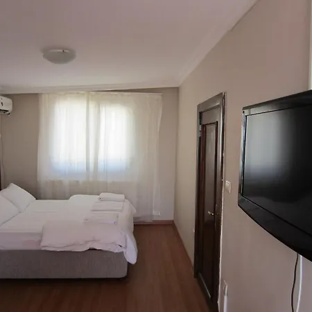 Flamingo Apart Aparthotel 3*