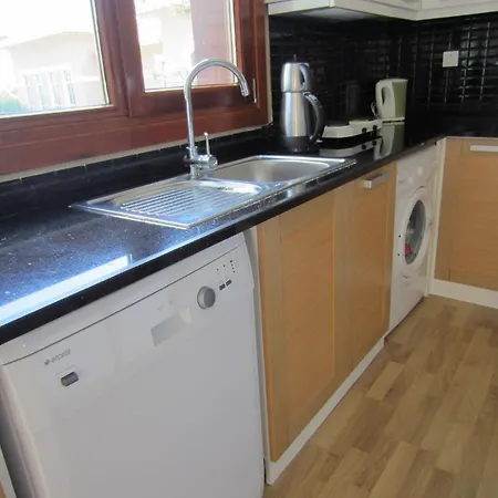 Ξενοδοχείο με διαμερίσματα Flamingo Apart