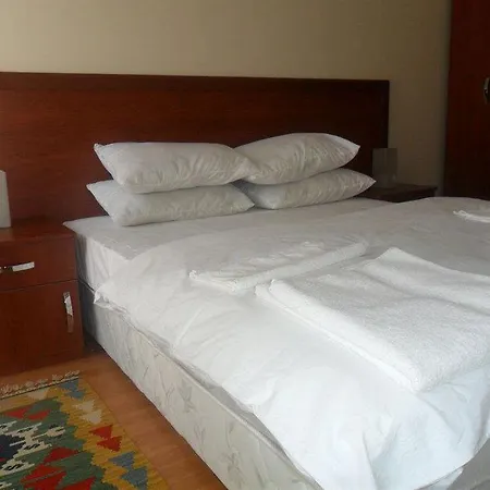 Ξενοδοχείο με διαμερίσματα Flamingo Apart